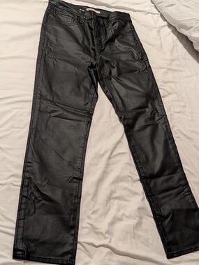 Levi's 724 Premium High Rise Straight Faux Leather Pants in Black 29x32 NWOT